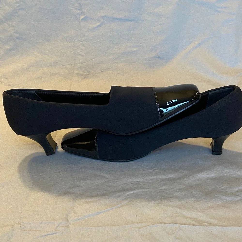 Magdesians Women's Black Stretch Mic Patent Cap Toe Block Heel Pumps‎ NIB 12 SS